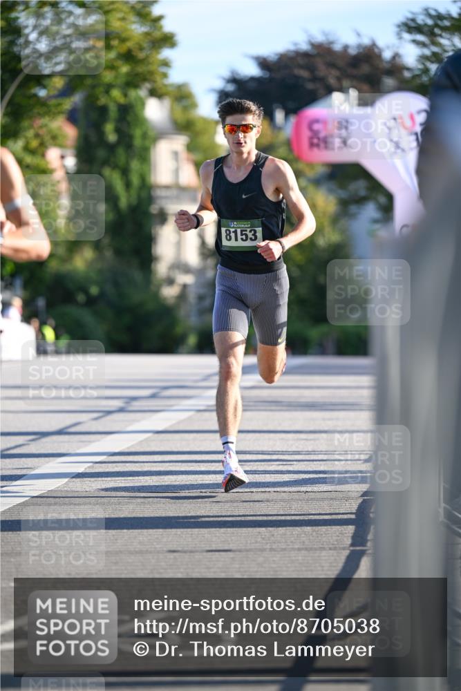 07.09.2025 - BARMER Alsterlauf Dr. Thomas Lammeyer http://msf.ph/oto/8705038 07.09.2025 09:18:05 Laufen 8153, 3 meine-sportfotos.de