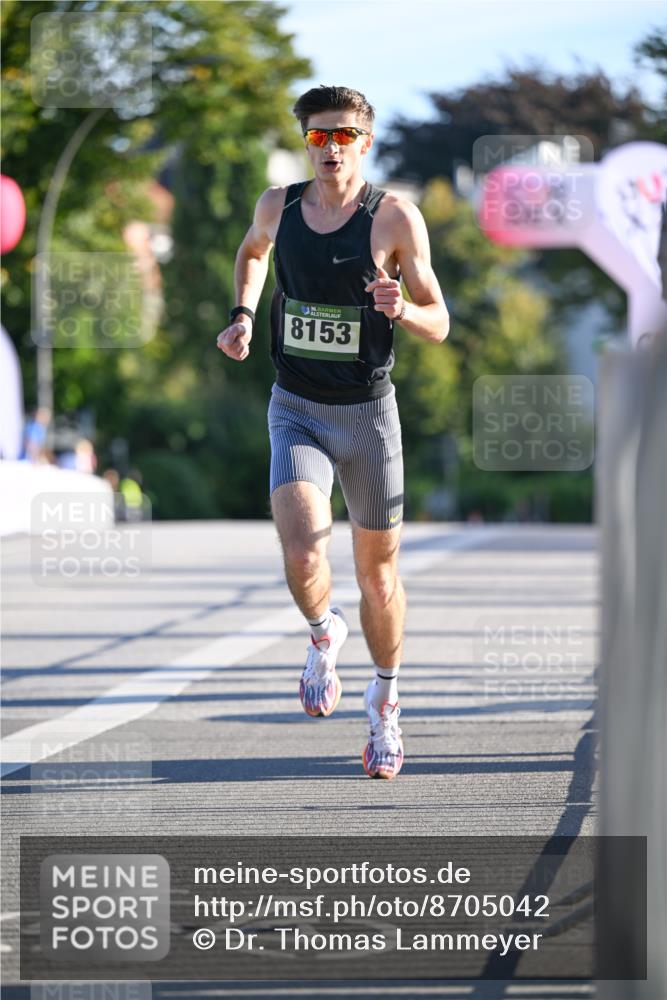 07.09.2025 - BARMER Alsterlauf Dr. Thomas Lammeyer http://msf.ph/oto/8705042 07.09.2025 09:18:05 Laufen 36, 8153 meine-sportfotos.de