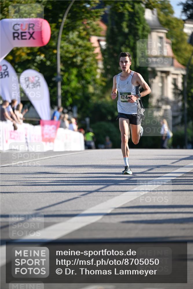 07.09.2025 - BARMER Alsterlauf Dr. Thomas Lammeyer http://msf.ph/oto/8705050 07.09.2025 09:18:37 Laufen 4744 meine-sportfotos.de