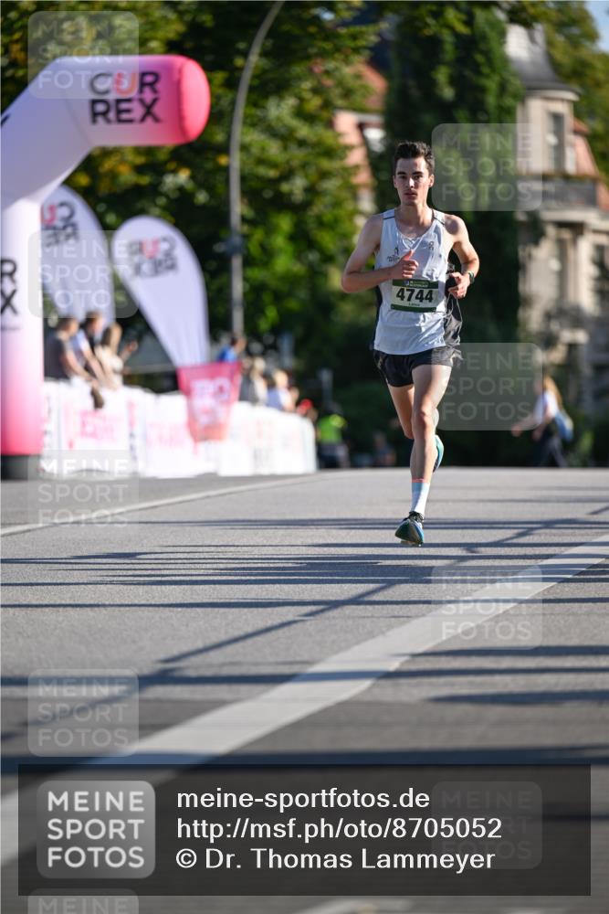 07.09.2025 - BARMER Alsterlauf Dr. Thomas Lammeyer http://msf.ph/oto/8705052 07.09.2025 09:18:37 Laufen 4744 meine-sportfotos.de