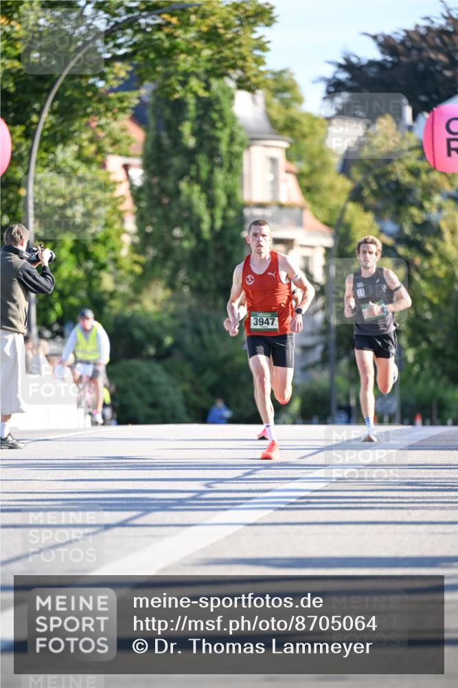 07.09.2025 - BARMER Alsterlauf Dr. Thomas Lammeyer http://msf.ph/oto/8705064 07.09.2025 09:18:49 Laufen 3947 meine-sportfotos.de