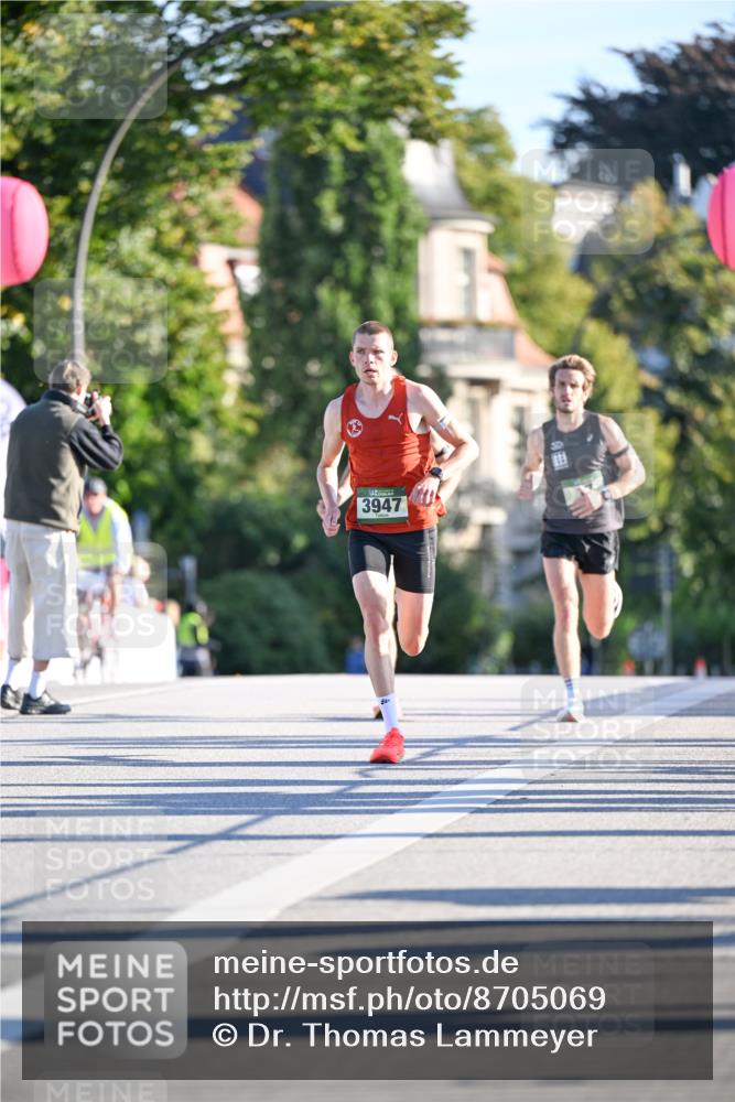 07.09.2025 - BARMER Alsterlauf Dr. Thomas Lammeyer http://msf.ph/oto/8705069 07.09.2025 09:18:50 Laufen 3947 meine-sportfotos.de