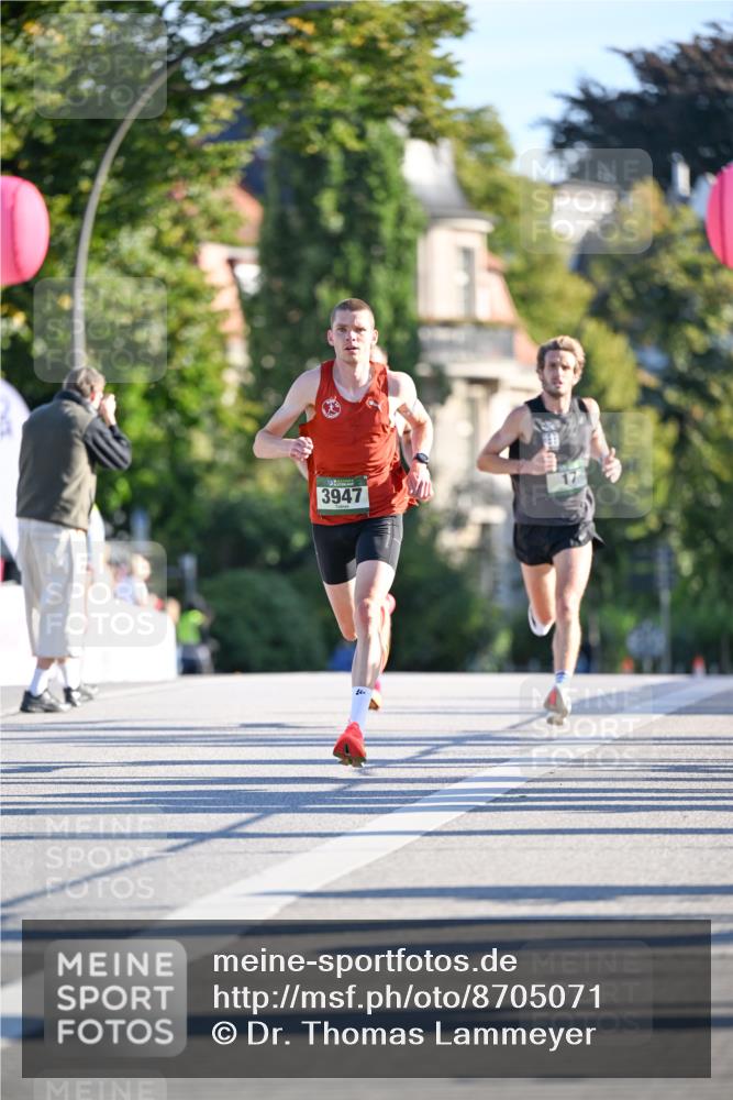 07.09.2025 - BARMER Alsterlauf Dr. Thomas Lammeyer http://msf.ph/oto/8705071 07.09.2025 09:18:50 Laufen 3947 meine-sportfotos.de