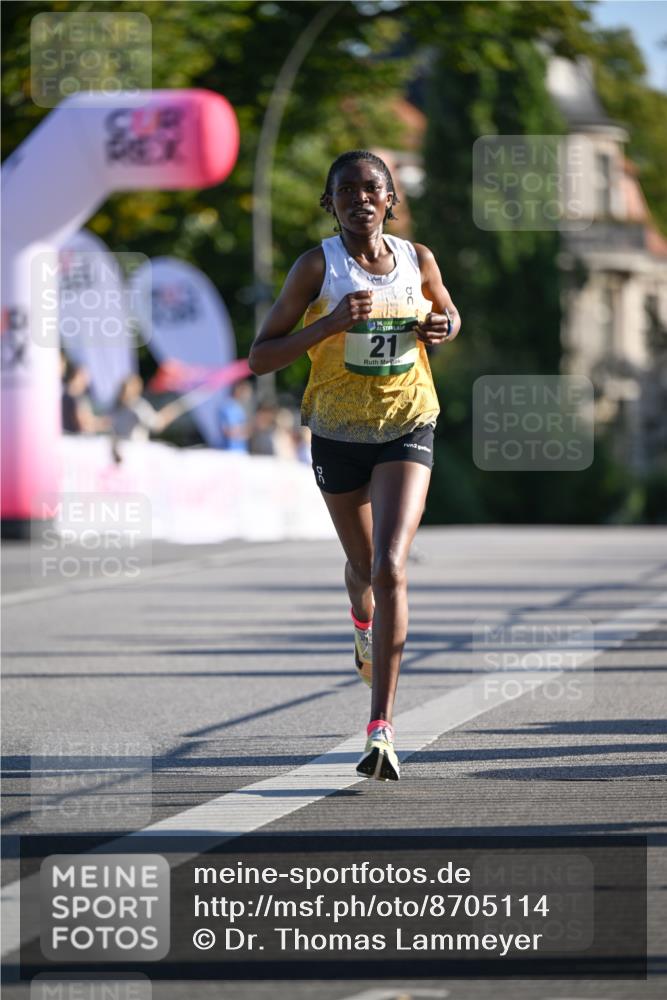 07.09.2025 - BARMER Alsterlauf Dr. Thomas Lammeyer http://msf.ph/oto/8705114 07.09.2025 09:18:59 Laufen 6, 21, 2 meine-sportfotos.de