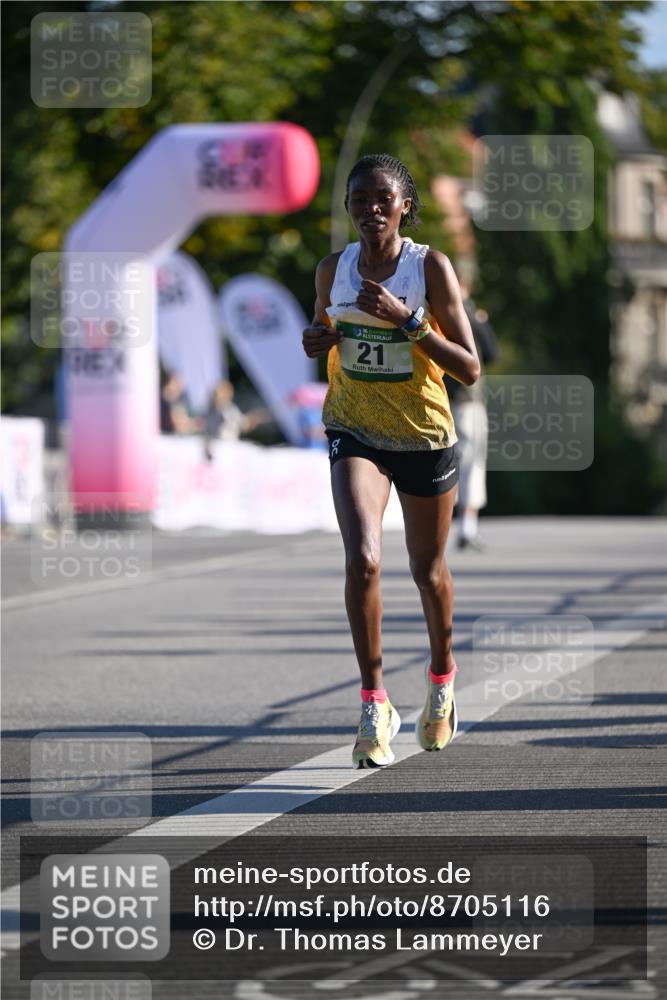 07.09.2025 - BARMER Alsterlauf Dr. Thomas Lammeyer http://msf.ph/oto/8705116 07.09.2025 09:19:00 Laufen 2, 21 meine-sportfotos.de