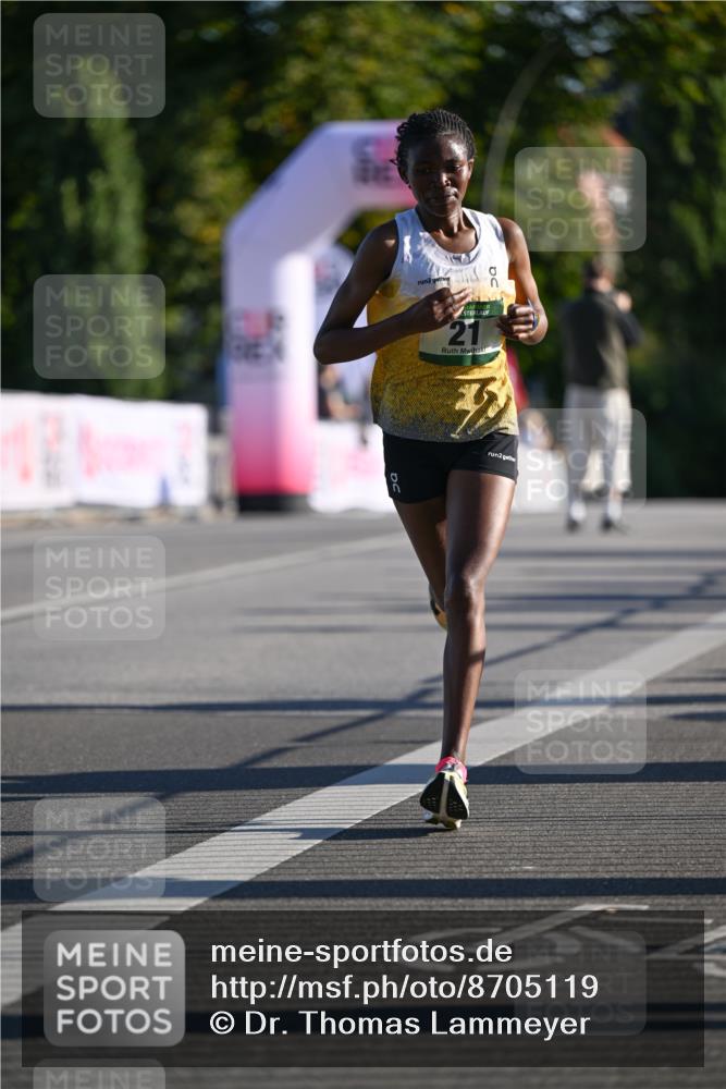 07.09.2025 - BARMER Alsterlauf Dr. Thomas Lammeyer http://msf.ph/oto/8705119 07.09.2025 09:19:00 Laufen 2, 0, 21, 2 meine-sportfotos.de