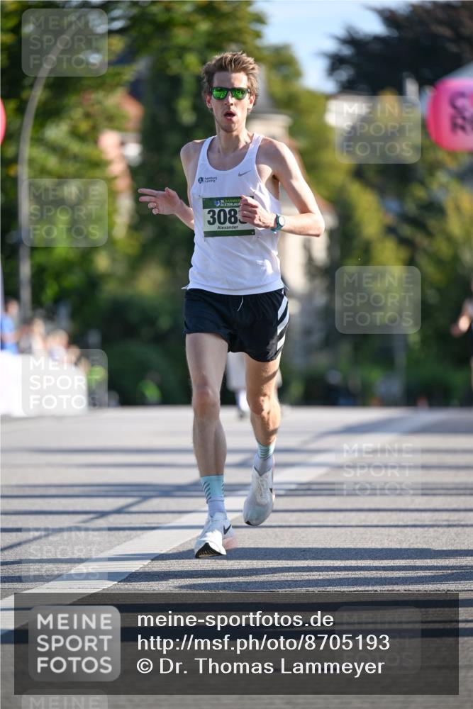 07.09.2025 - BARMER Alsterlauf Dr. Thomas Lammeyer http://msf.ph/oto/8705193 07.09.2025 09:19:29 Laufen 3085 meine-sportfotos.de