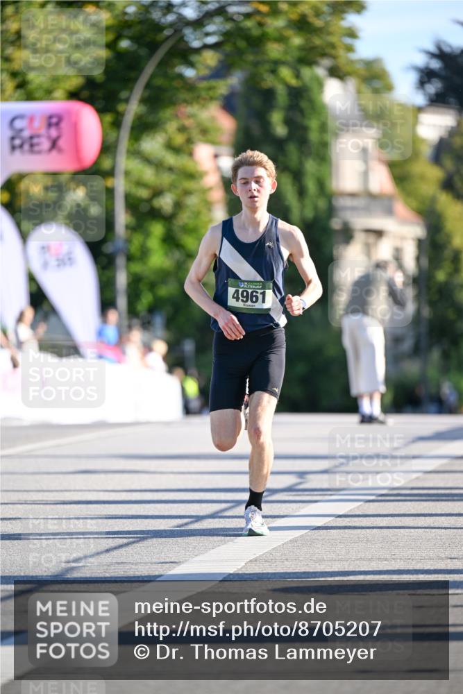 07.09.2025 - BARMER Alsterlauf Dr. Thomas Lammeyer http://msf.ph/oto/8705207 07.09.2025 09:19:36 Laufen 4961 meine-sportfotos.de