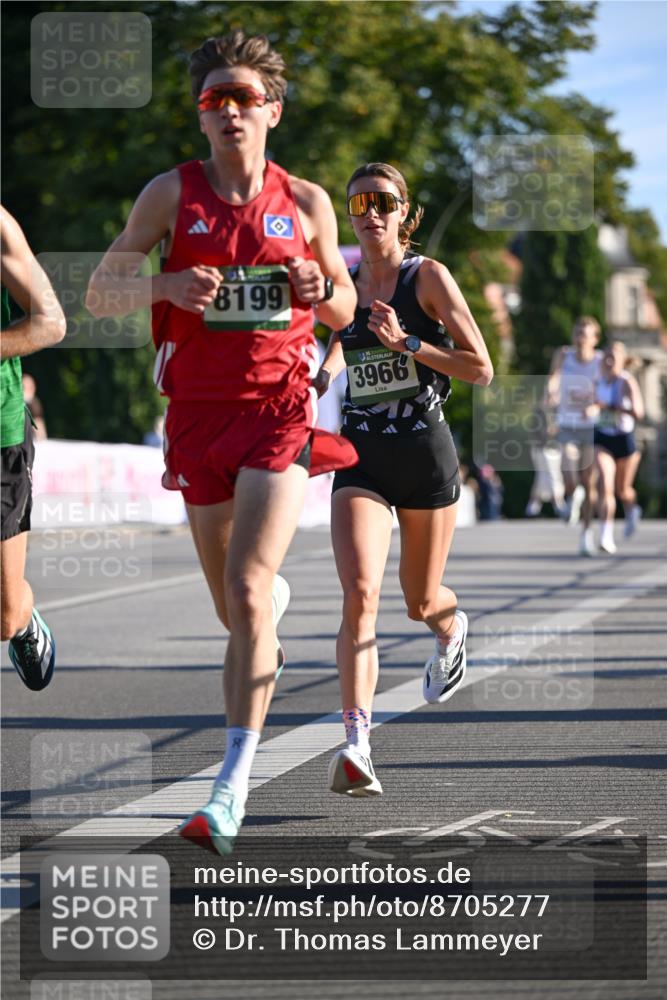 07.09.2025 - BARMER Alsterlauf Dr. Thomas Lammeyer http://msf.ph/oto/8705277 07.09.2025 09:20:05 Laufen 8199, 3966 meine-sportfotos.de