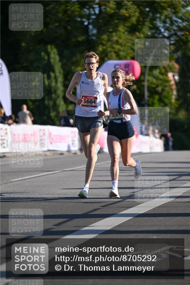 07.09.2025 - BARMER Alsterlauf Dr. Thomas Lammeyer http://msf.ph/oto/8705292 07.09.2025 09:20:08 Laufen 5604, 254, 2519 meine-sportfotos.de