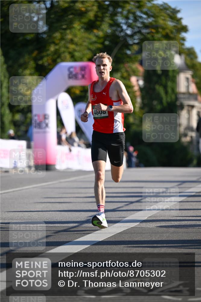 07.09.2025 - BARMER Alsterlauf Dr. Thomas Lammeyer http://msf.ph/oto/8705302 07.09.2025 09:20:10 Laufen 4600 meine-sportfotos.de