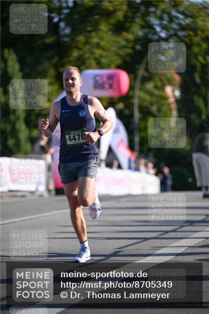 07.09.2025 - BARMER Alsterlauf Dr. Thomas Lammeyer http://msf.ph/oto/8705349 07.09.2025 09:20:26 Laufen 4470 meine-sportfotos.de