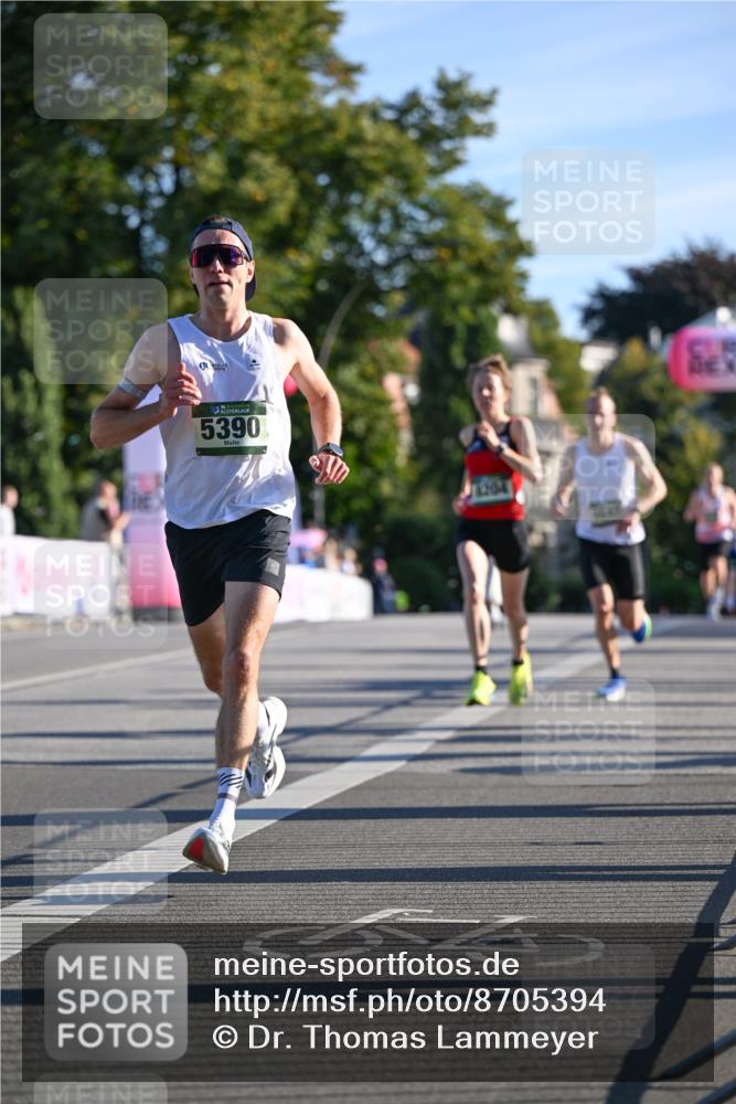 07.09.2025 - BARMER Alsterlauf Dr. Thomas Lammeyer http://msf.ph/oto/8705394 07.09.2025 09:20:34 Laufen 136, 5390, 1264 meine-sportfotos.de