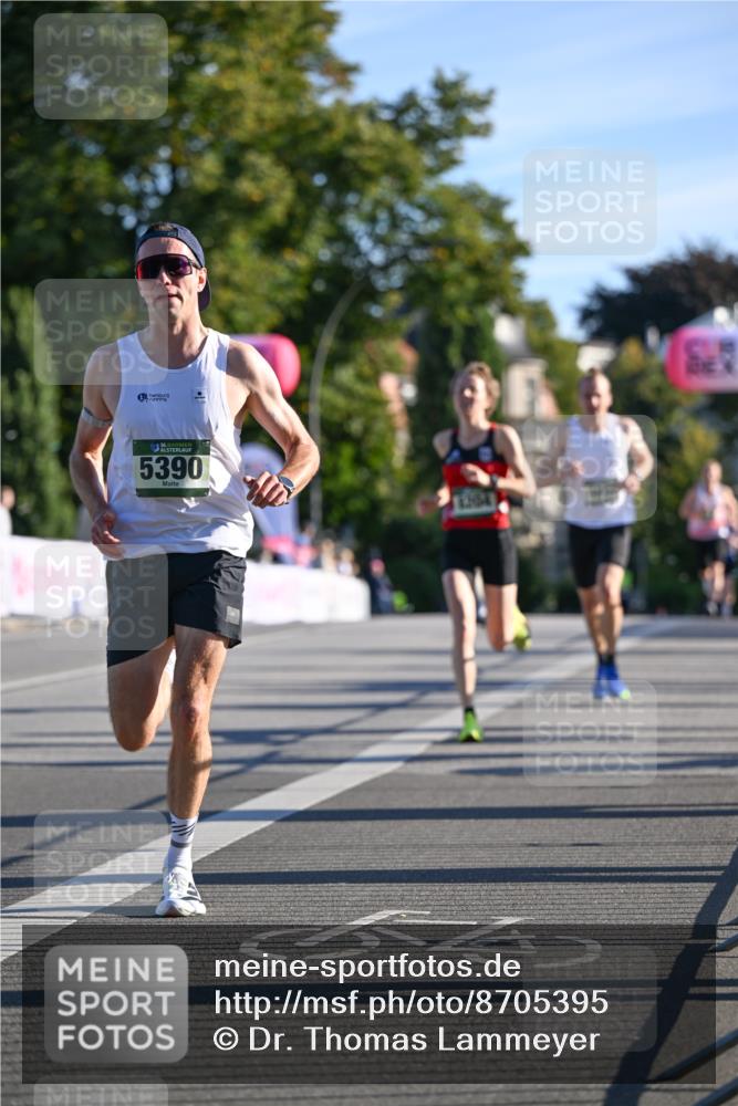 07.09.2025 - BARMER Alsterlauf Dr. Thomas Lammeyer http://msf.ph/oto/8705395 07.09.2025 09:20:34 Laufen 6, 5390 meine-sportfotos.de