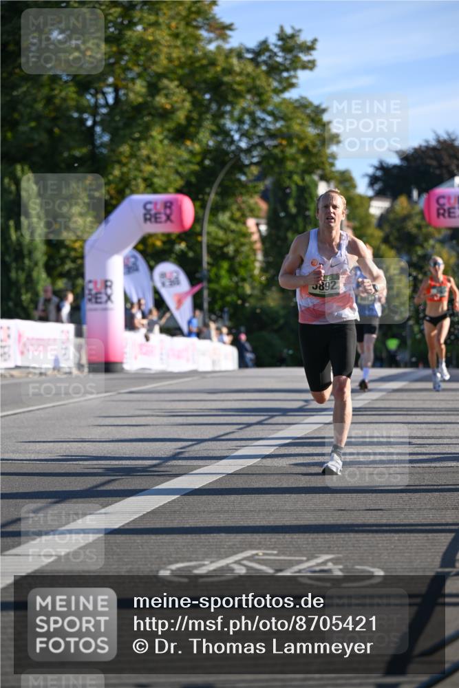 07.09.2025 - BARMER Alsterlauf Dr. Thomas Lammeyer http://msf.ph/oto/8705421 07.09.2025 09:20:40 Laufen 750, 892 meine-sportfotos.de