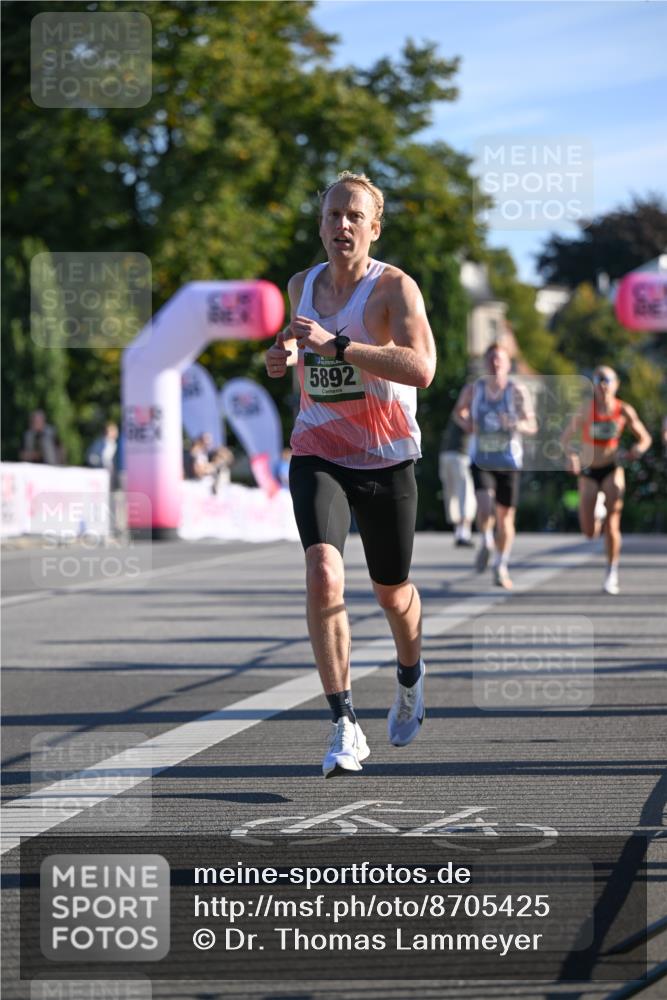 07.09.2025 - BARMER Alsterlauf Dr. Thomas Lammeyer http://msf.ph/oto/8705425 07.09.2025 09:20:41 Laufen 5892, 34 meine-sportfotos.de
