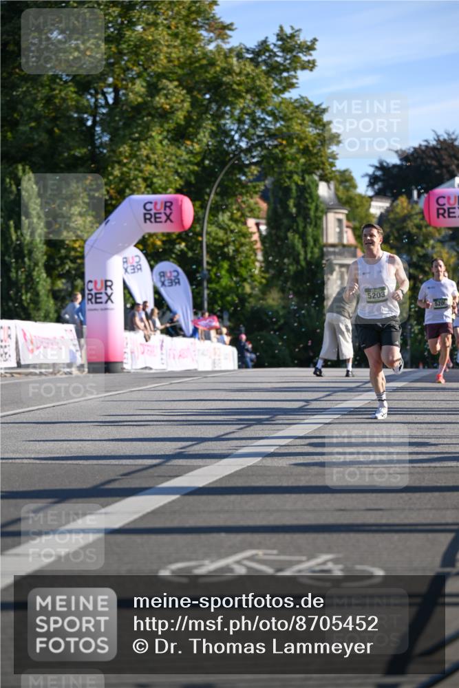 07.09.2025 - BARMER Alsterlauf Dr. Thomas Lammeyer http://msf.ph/oto/8705452 07.09.2025 09:20:45 Laufen 5203, 5206 meine-sportfotos.de