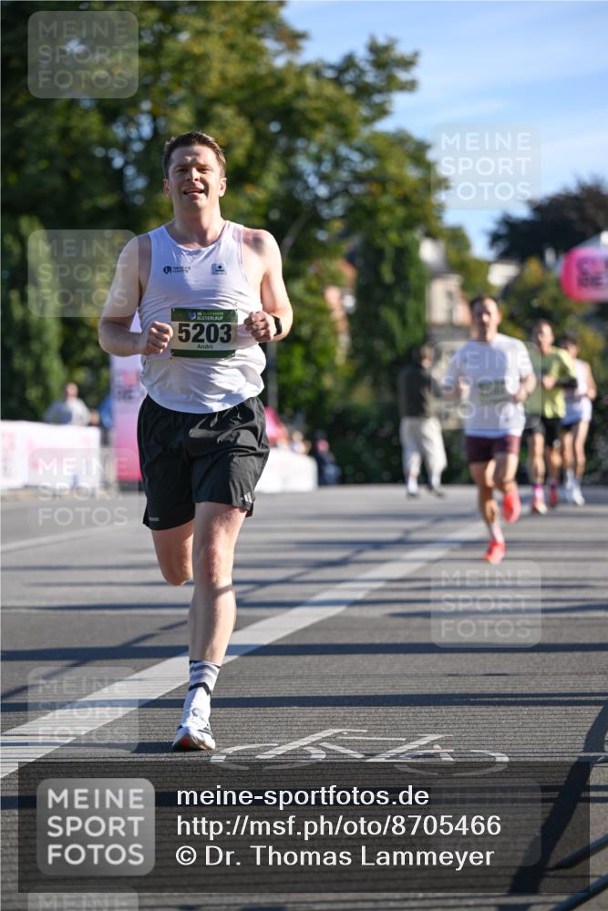 07.09.2025 - BARMER Alsterlauf Dr. Thomas Lammeyer http://msf.ph/oto/8705466 07.09.2025 09:20:48 Laufen 136, 5203 meine-sportfotos.de