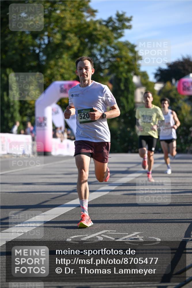 07.09.2025 - BARMER Alsterlauf Dr. Thomas Lammeyer http://msf.ph/oto/8705477 07.09.2025 09:20:50 Laufen 520, 3614 meine-sportfotos.de