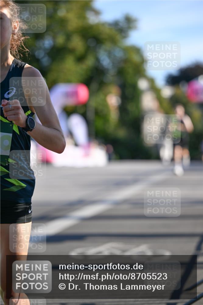 07.09.2025 - BARMER Alsterlauf Dr. Thomas Lammeyer http://msf.ph/oto/8705523 07.09.2025 09:20:59 Laufen 664 meine-sportfotos.de