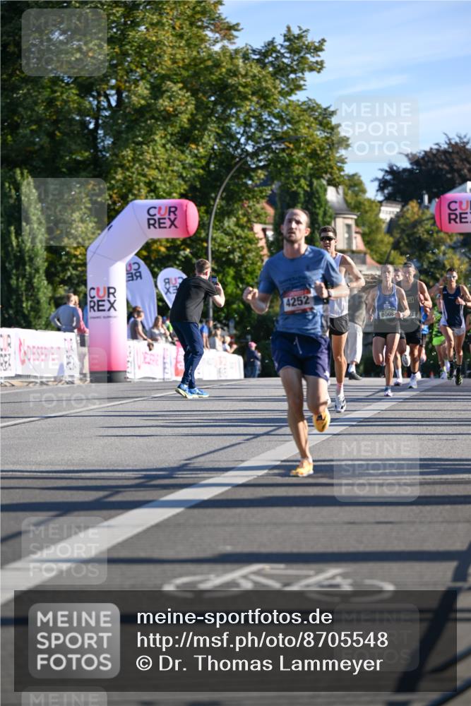 07.09.2025 - BARMER Alsterlauf Dr. Thomas Lammeyer http://msf.ph/oto/8705548 07.09.2025 09:21:10 Laufen 7357, 4252, 44, 8008 meine-sportfotos.de