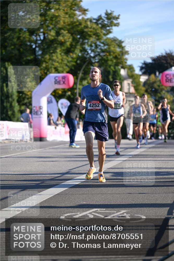 07.09.2025 - BARMER Alsterlauf Dr. Thomas Lammeyer http://msf.ph/oto/8705551 07.09.2025 09:21:10 Laufen 4252 meine-sportfotos.de
