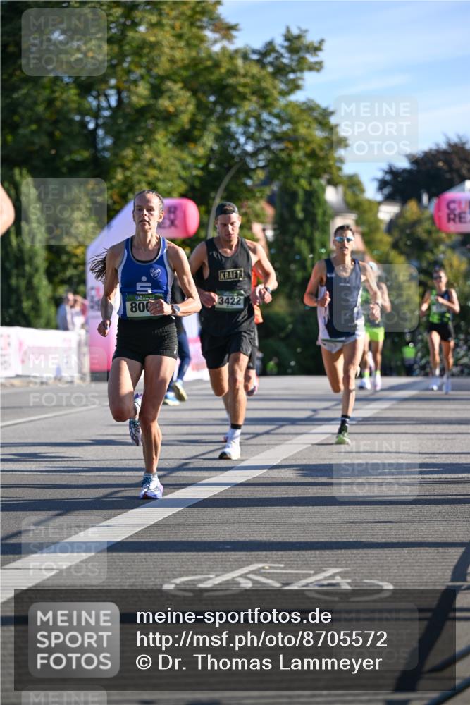 07.09.2025 - BARMER Alsterlauf Dr. Thomas Lammeyer http://msf.ph/oto/8705572 07.09.2025 09:21:13 Laufen 800, 3422 meine-sportfotos.de