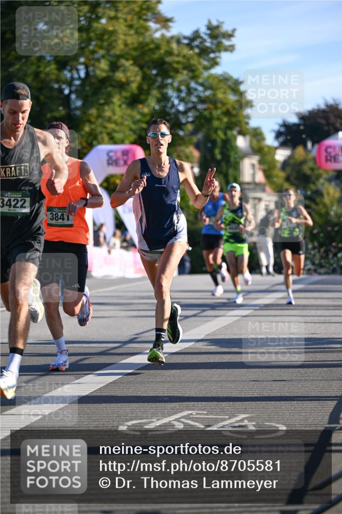 07.09.2025 - BARMER Alsterlauf Dr. Thomas Lammeyer http://msf.ph/oto/8705581 07.09.2025 09:21:15 Laufen 3422, 3841 meine-sportfotos.de