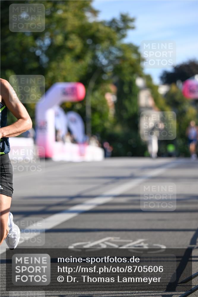 07.09.2025 - BARMER Alsterlauf Dr. Thomas Lammeyer http://msf.ph/oto/8705606 07.09.2025 09:21:18 Laufen  meine-sportfotos.de