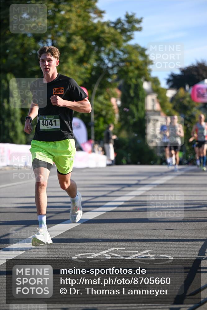 07.09.2025 - BARMER Alsterlauf Dr. Thomas Lammeyer http://msf.ph/oto/8705660 07.09.2025 09:21:32 Laufen 4041 meine-sportfotos.de