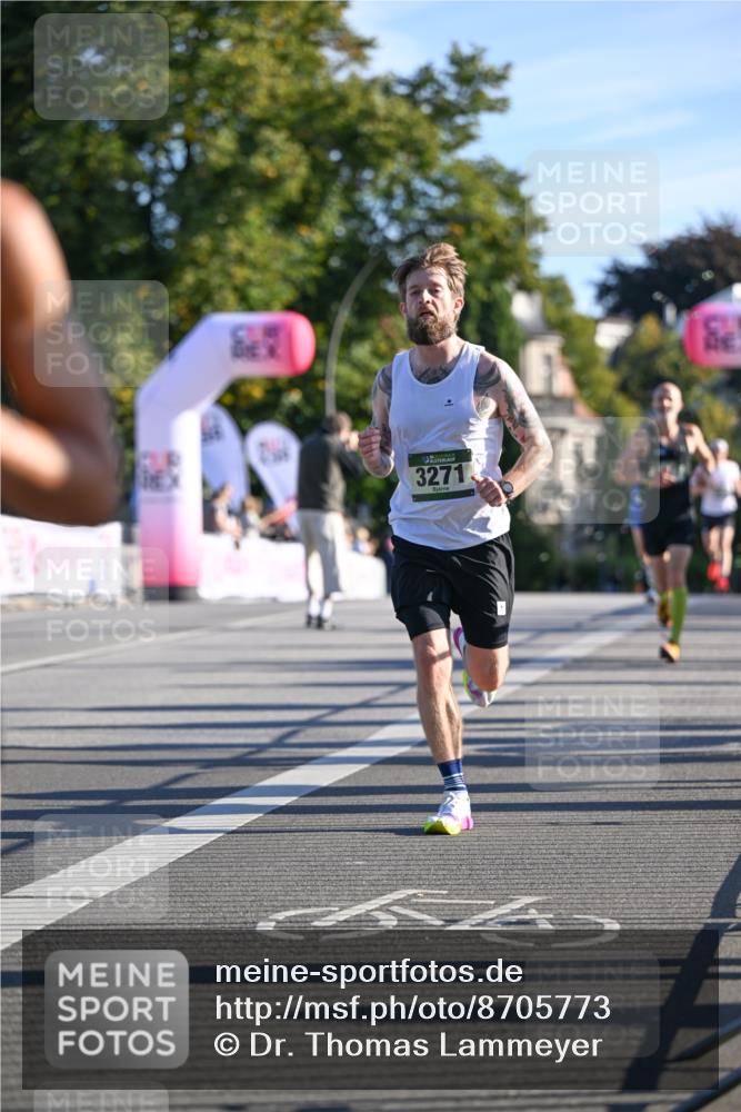 07.09.2025 - BARMER Alsterlauf Dr. Thomas Lammeyer http://msf.ph/oto/8705773 07.09.2025 09:21:54 Laufen 3271 meine-sportfotos.de