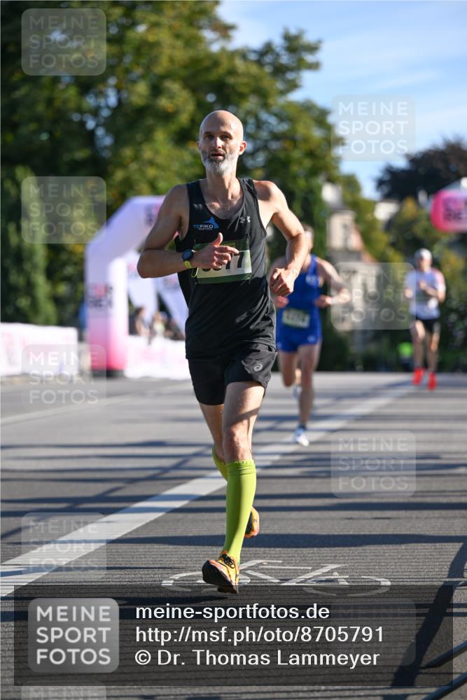 07.09.2025 - BARMER Alsterlauf Dr. Thomas Lammeyer http://msf.ph/oto/8705791 07.09.2025 09:21:57 Laufen  meine-sportfotos.de