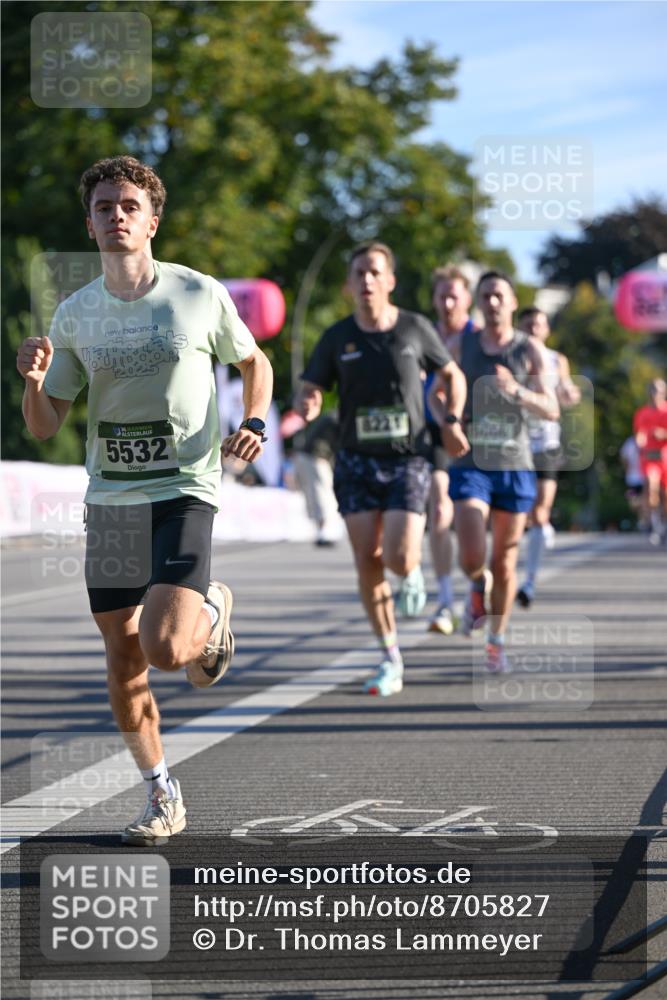 07.09.2025 - BARMER Alsterlauf Dr. Thomas Lammeyer http://msf.ph/oto/8705827 07.09.2025 09:22:07 Laufen 20, 05, 136, 5532, 8221, 5066 meine-sportfotos.de
