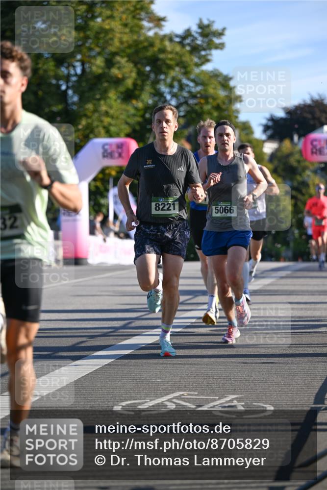 07.09.2025 - BARMER Alsterlauf Dr. Thomas Lammeyer http://msf.ph/oto/8705829 07.09.2025 09:22:08 Laufen 32, 8221, 5066, 34 meine-sportfotos.de