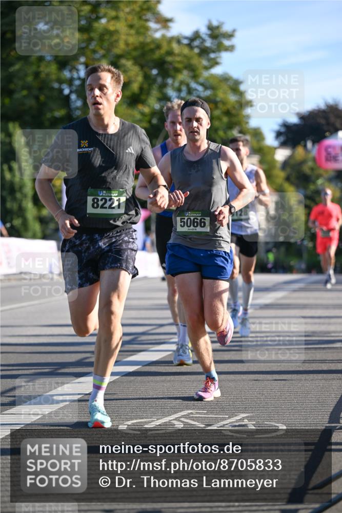 07.09.2025 - BARMER Alsterlauf Dr. Thomas Lammeyer http://msf.ph/oto/8705833 07.09.2025 09:22:08 Laufen 8221, 36, 5066 meine-sportfotos.de