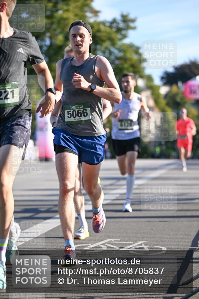 07.09.2025 - BARMER Alsterlauf Dr. Thomas Lammeyer http://msf.ph/oto/8705837 07.09.2025 09:22:09 Laufen 221, 36, 5066, 4120 meine-sportfotos.de