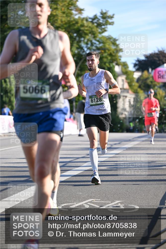 07.09.2025 - BARMER Alsterlauf Dr. Thomas Lammeyer http://msf.ph/oto/8705838 07.09.2025 09:22:09 Laufen 5066, 6128 meine-sportfotos.de