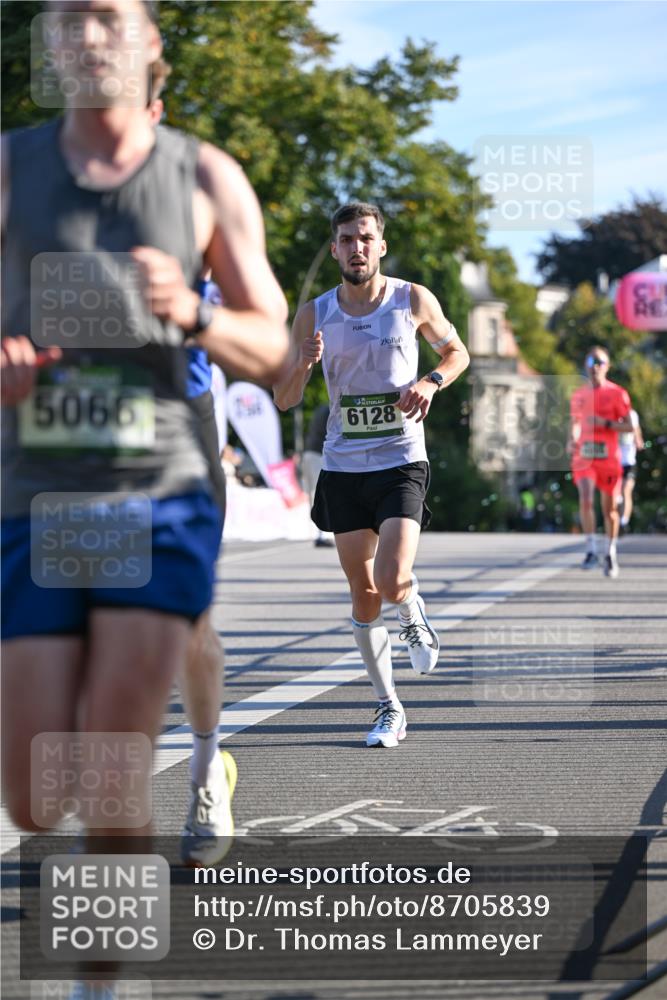07.09.2025 - BARMER Alsterlauf Dr. Thomas Lammeyer http://msf.ph/oto/8705839 07.09.2025 09:22:09 Laufen 5066, 6128 meine-sportfotos.de