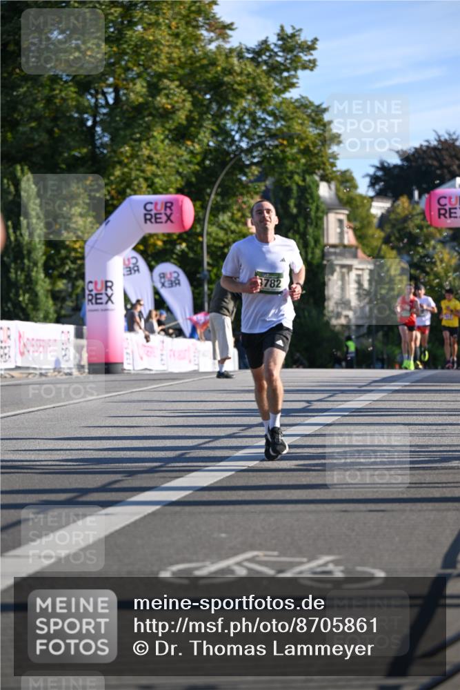 07.09.2025 - BARMER Alsterlauf Dr. Thomas Lammeyer http://msf.ph/oto/8705861 07.09.2025 09:22:14 Laufen 3782 meine-sportfotos.de