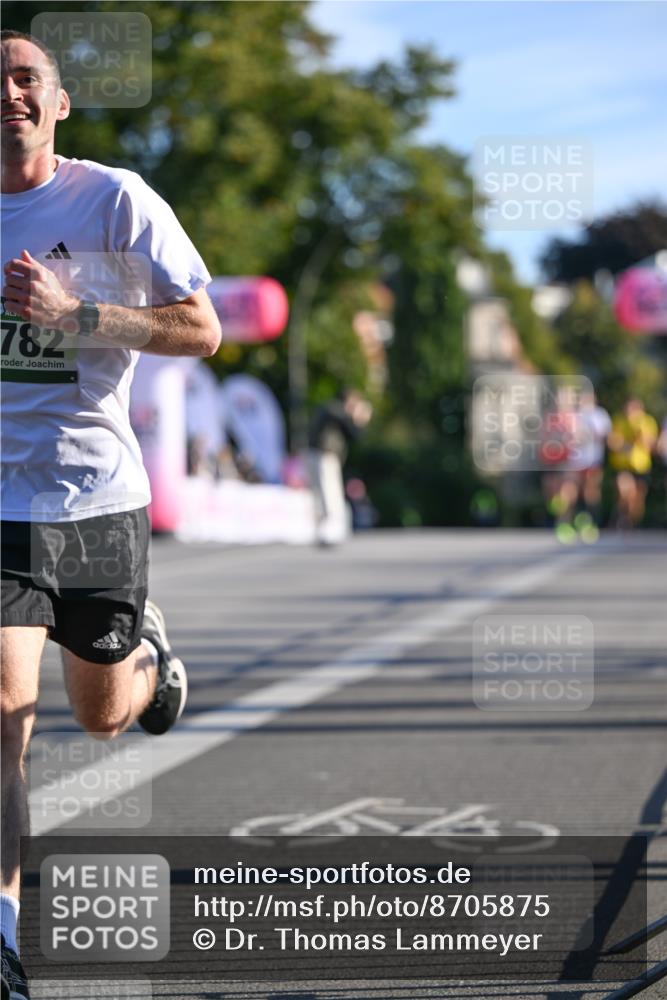 07.09.2025 - BARMER Alsterlauf Dr. Thomas Lammeyer http://msf.ph/oto/8705875 07.09.2025 09:22:16 Laufen 782 meine-sportfotos.de