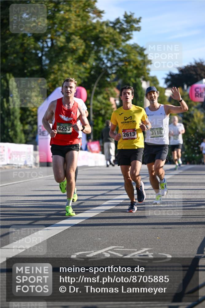07.09.2025 - BARMER Alsterlauf Dr. Thomas Lammeyer http://msf.ph/oto/8705885 07.09.2025 09:22:21 Laufen 4253, 2613, 3118, 34 meine-sportfotos.de