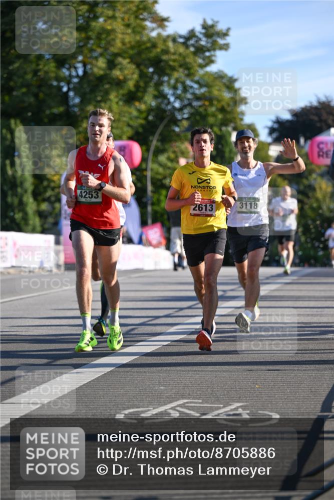 07.09.2025 - BARMER Alsterlauf Dr. Thomas Lammeyer http://msf.ph/oto/8705886 07.09.2025 09:22:22 Laufen 4253, 2613, 3118 meine-sportfotos.de