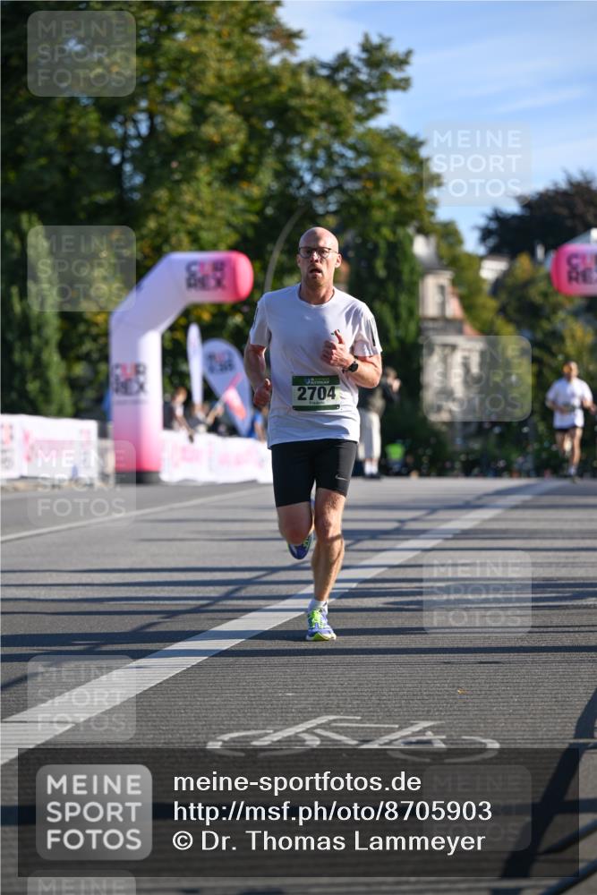 07.09.2025 - BARMER Alsterlauf Dr. Thomas Lammeyer http://msf.ph/oto/8705903 07.09.2025 09:22:26 Laufen 2704 meine-sportfotos.de