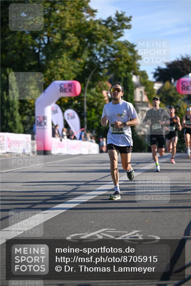 07.09.2025 - BARMER Alsterlauf Dr. Thomas Lammeyer http://msf.ph/oto/8705915 07.09.2025 09:22:31 Laufen 3754 meine-sportfotos.de