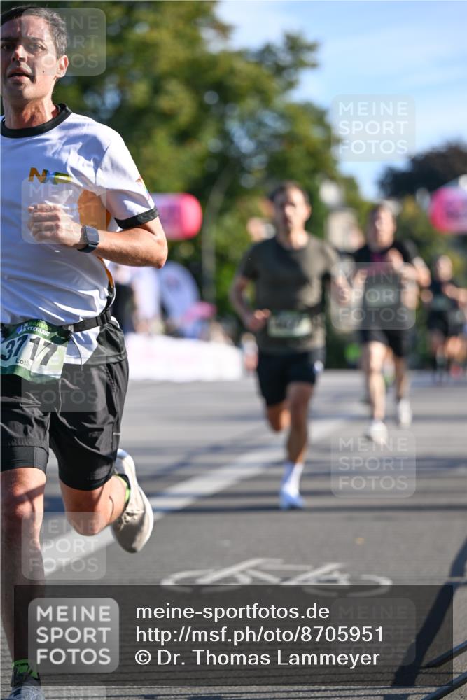 07.09.2025 - BARMER Alsterlauf Dr. Thomas Lammeyer http://msf.ph/oto/8705951 07.09.2025 09:22:38 Laufen 317 meine-sportfotos.de