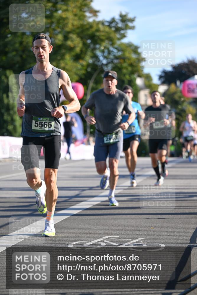 07.09.2025 - BARMER Alsterlauf Dr. Thomas Lammeyer http://msf.ph/oto/8705971 07.09.2025 09:22:42 Laufen 5566, 2663 meine-sportfotos.de
