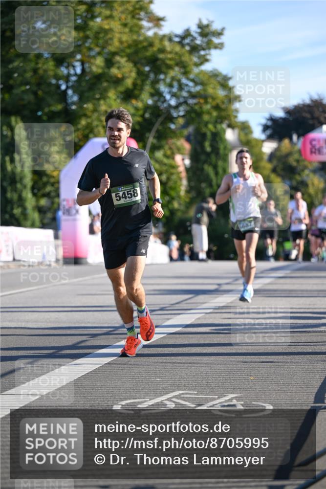 07.09.2025 - BARMER Alsterlauf Dr. Thomas Lammeyer http://msf.ph/oto/8705995 07.09.2025 09:22:46 Laufen 5458 meine-sportfotos.de