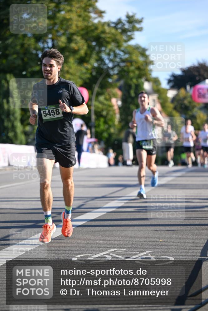 07.09.2025 - BARMER Alsterlauf Dr. Thomas Lammeyer http://msf.ph/oto/8705998 07.09.2025 09:22:46 Laufen 06, 5458 meine-sportfotos.de