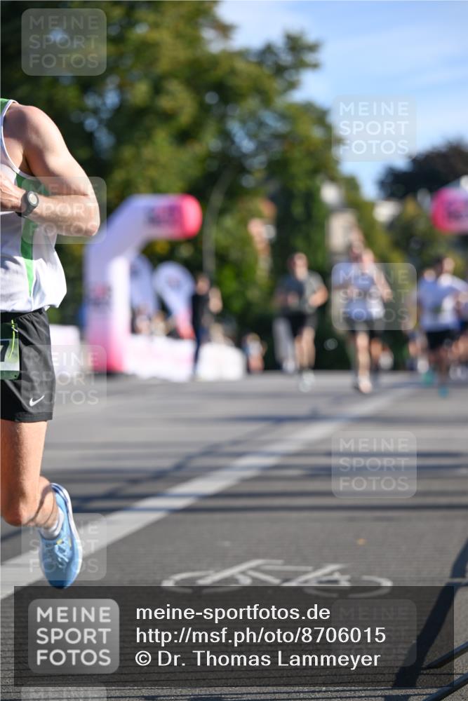 07.09.2025 - BARMER Alsterlauf Dr. Thomas Lammeyer http://msf.ph/oto/8706015 07.09.2025 09:22:49 Laufen  meine-sportfotos.de