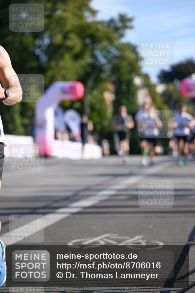 07.09.2025 - BARMER Alsterlauf Dr. Thomas Lammeyer http://msf.ph/oto/8706016 07.09.2025 09:22:49 Laufen  meine-sportfotos.de